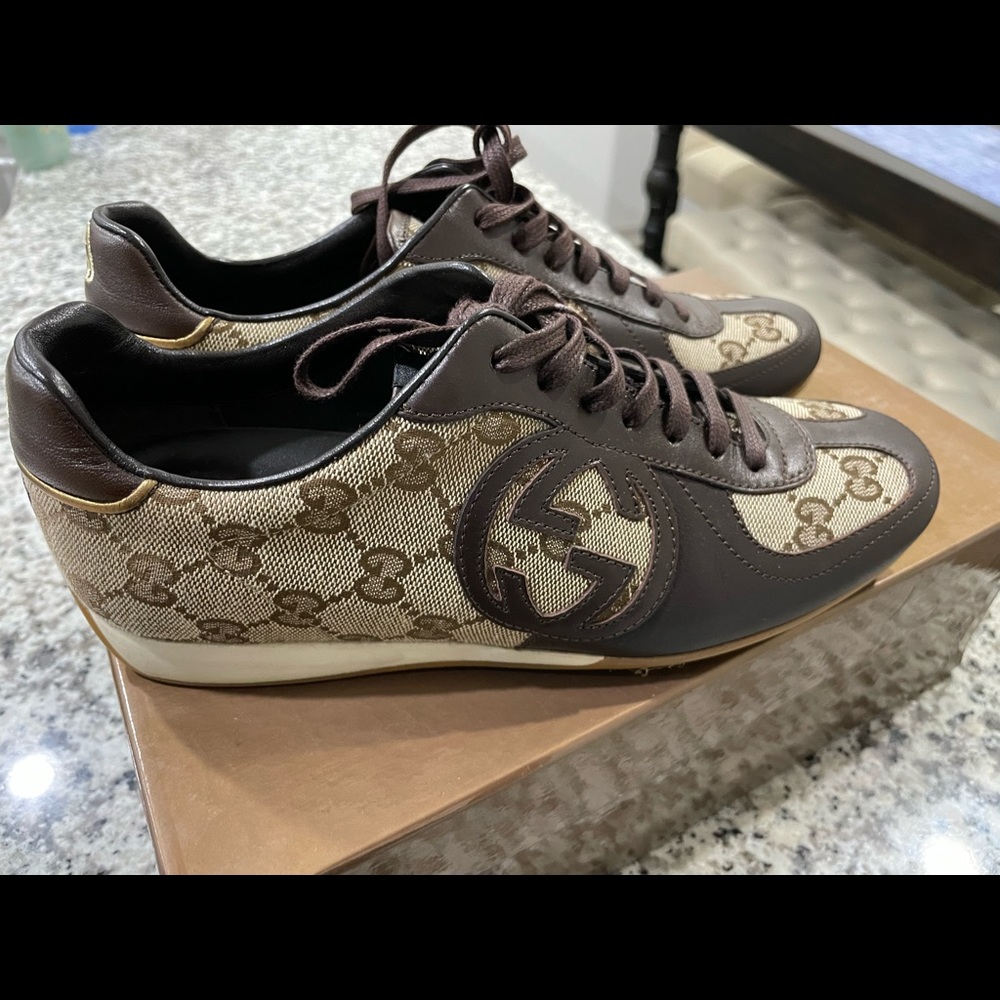 Gently Used Gucci Sneakers (Sz 6). - Picture 2 of 6